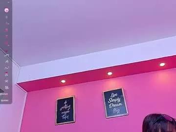 Try our girls live displays and explore the company of endless strippers, with beautiful physiques, vibrating toys and more.