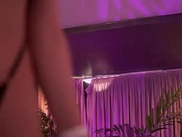 Try our girls live displays and explore the company of endless strippers, with beautiful physiques, vibrating toys and more.