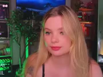 Try our girls live displays and explore the company of endless strippers, with beautiful physiques, vibrating toys and more.