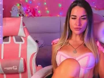Try our girls live displays and explore the company of endless strippers, with beautiful physiques, vibrating toys and more.