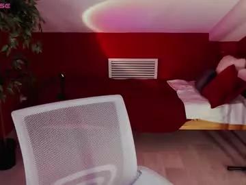 Try our girls live displays and explore the company of endless strippers, with beautiful physiques, vibrating toys and more.