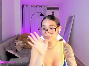 Try our girls live displays and explore the company of endless strippers, with beautiful physiques, vibrating toys and more.