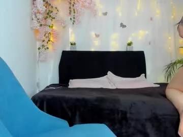 Try our girls live displays and explore the company of endless strippers, with beautiful physiques, vibrating toys and more.