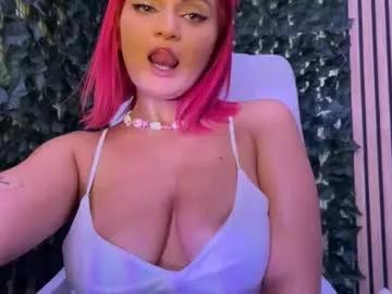 Try our girls live displays and explore the company of endless strippers, with beautiful physiques, vibrating toys and more.