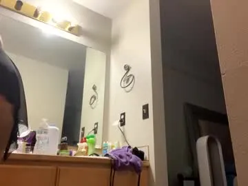 inandout001 from Chaturbate