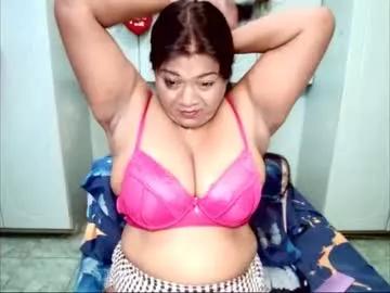 indiandelia from Chaturbate