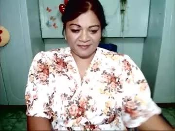 indiandelia from Chaturbate
