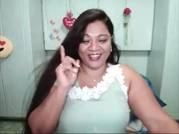indiandelia from Chaturbate