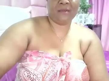 indiandelia from Chaturbate