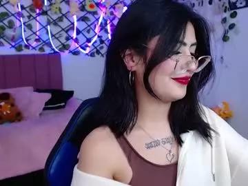 Try our girls live displays and explore the company of endless strippers, with beautiful physiques, vibrating toys and more.