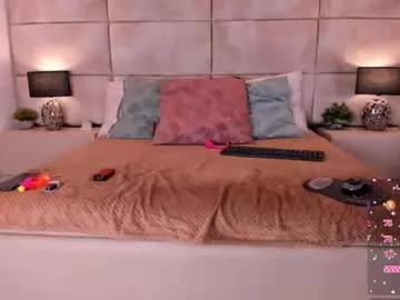 Try our girls live displays and explore the company of endless strippers, with beautiful physiques, vibrating toys and more.