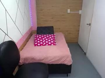 Try our girls live displays and explore the company of endless strippers, with beautiful physiques, vibrating toys and more.