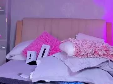 Try our girls live displays and explore the company of endless strippers, with beautiful physiques, vibrating toys and more.