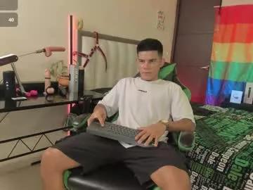 Try our girls live displays and explore the company of endless strippers, with beautiful physiques, vibrating toys and more.