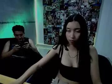 Try our girls live displays and explore the company of endless strippers, with beautiful physiques, vibrating toys and more.