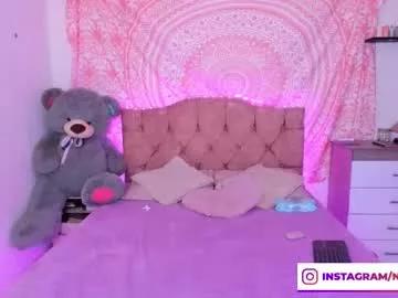 Try our girls live displays and explore the company of endless strippers, with beautiful physiques, vibrating toys and more.