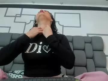 Try our girls live displays and explore the company of endless strippers, with beautiful physiques, vibrating toys and more.