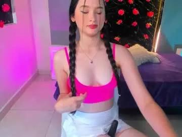 Try our girls live displays and explore the company of endless strippers, with beautiful physiques, vibrating toys and more.