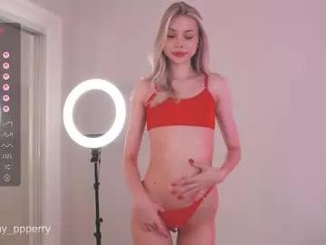 Try our girls live displays and explore the company of endless strippers, with beautiful physiques, vibrating toys and more.