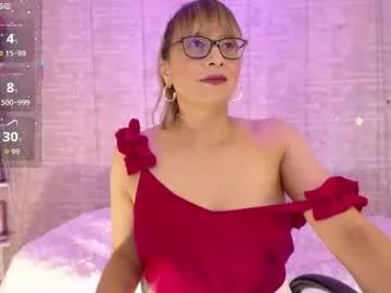 Try our girls live displays and explore the company of endless strippers, with beautiful physiques, vibrating toys and more.