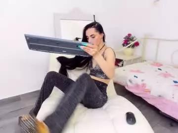 Try our girls live displays and explore the company of endless strippers, with beautiful physiques, vibrating toys and more.