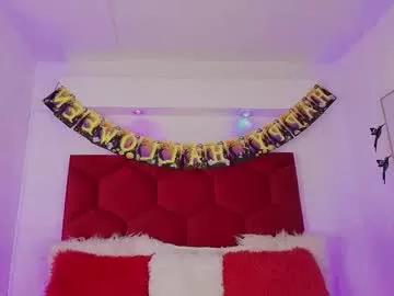 Try our girls live displays and explore the company of endless strippers, with beautiful physiques, vibrating toys and more.