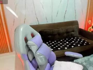 Try our girls live displays and explore the company of endless strippers, with beautiful physiques, vibrating toys and more.