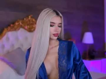 Try our girls live displays and explore the company of endless strippers, with beautiful physiques, vibrating toys and more.