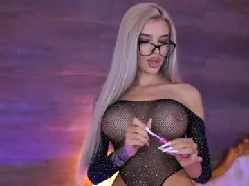 Try our girls live displays and explore the company of endless strippers, with beautiful physiques, vibrating toys and more.