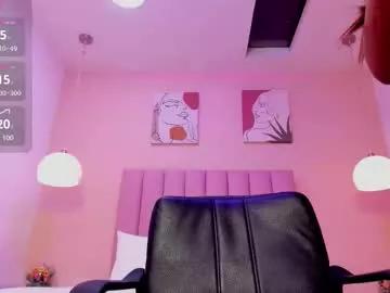 Try our girls live displays and explore the company of endless strippers, with beautiful physiques, vibrating toys and more.