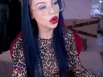 Try our girls live displays and explore the company of endless strippers, with beautiful physiques, vibrating toys and more.