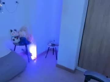 Try our girls live displays and explore the company of endless strippers, with beautiful physiques, vibrating toys and more.