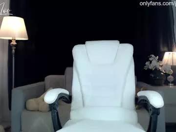 jully_lov from Chaturbate