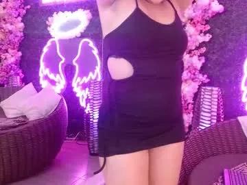Try our girls live displays and explore the company of endless strippers, with beautiful physiques, vibrating toys and more.