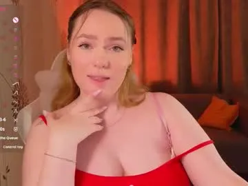 kari_lunna — Nice to meet you, I'm Carolina! Goal^_:^ play with tits  #young #lovense #fit #bigboobs #bigass [40 tokens remaining]