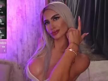 Try our girls live displays and explore the company of endless strippers, with beautiful physiques, vibrating toys and more.