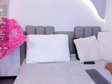 Try our girls live displays and explore the company of endless strippers, with beautiful physiques, vibrating toys and more.
