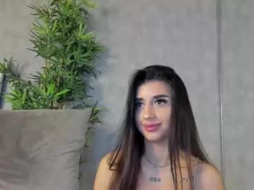 Try our girls live displays and explore the company of endless strippers, with beautiful physiques, vibrating toys and more.