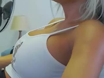 Try our girls live displays and explore the company of endless strippers, with beautiful physiques, vibrating toys and more.