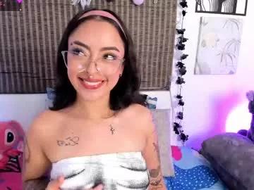 Try our girls live displays and explore the company of endless strippers, with beautiful physiques, vibrating toys and more.