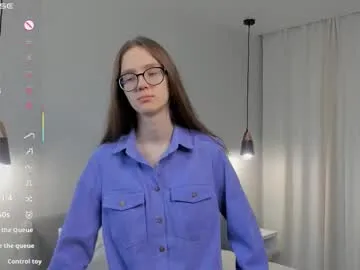 katinatonge — GOAL: Kiss u [44 tokens remaining] Hiiiii!!! I'm Scarlett, let's play with my tits #Teen #18 #lovense #bigass #smalltits