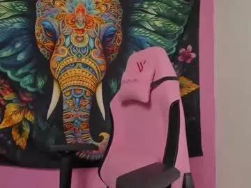 Try our girls live displays and explore the company of endless strippers, with beautiful physiques, vibrating toys and more.