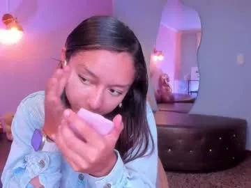 Try our girls live displays and explore the company of endless strippers, with beautiful physiques, vibrating toys and more.