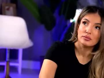 Try our girls live displays and explore the company of endless strippers, with beautiful physiques, vibrating toys and more.