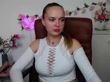 Try our girls live displays and explore the company of endless strippers, with beautiful physiques, vibrating toys and more.