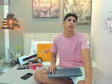 kieran_derek — Make me moan! [11 tokens left] #fuckmachine #lovense #bigcock #cum #18