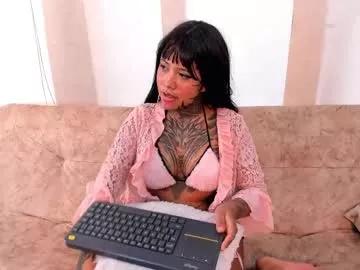 Try our girls live displays and explore the company of endless strippers, with beautiful physiques, vibrating toys and more.