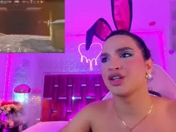 Try our girls live displays and explore the company of endless strippers, with beautiful physiques, vibrating toys and more.