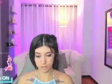 Try our girls live displays and explore the company of endless strippers, with beautiful physiques, vibrating toys and more.