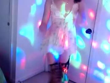 Try our girls live displays and explore the company of endless strippers, with beautiful physiques, vibrating toys and more.